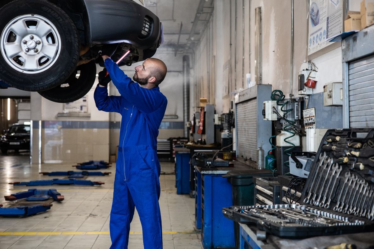 Diagnostics service at Northgate Auto & Fleet